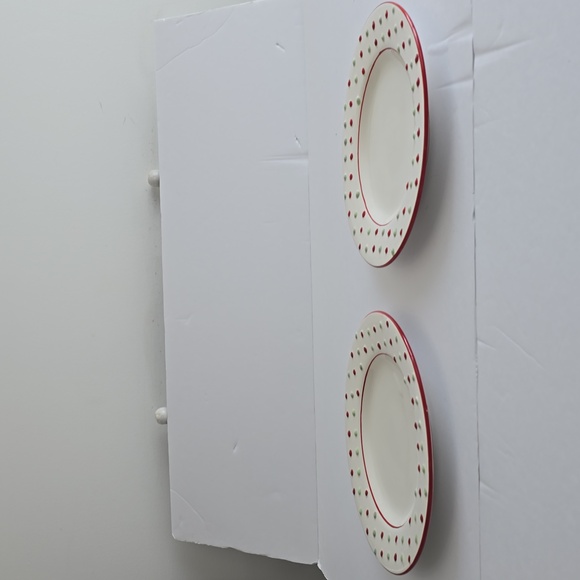 Oneida Holiday Tidings Set Of 2 Red Green Dots Rim Cream Plates - Picture 10 of 11